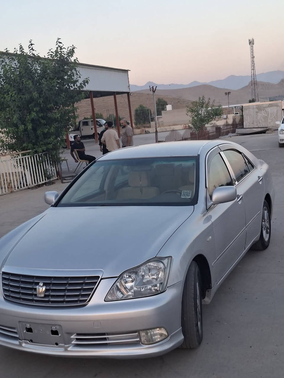 سه ره تا به ناوى خودا
شا هينه موس ٢٠٠٦ 
مه كينه بجوك به كه وره 
٢ دووكمه نا و زه رد 
كاميراو شاشه 
ده عموو لى دراوى به شه رت 
شه نسيو كه فه ر به شه رت 
٢ بارجه بوياخ ئه وربا 
زور توندو توله ته بريد سارد كه رم به شه رت كامل مه سروف 
سعرى ٦٢ كه لاو مه جال 
شوين سه يد سادق 
***********
***********
