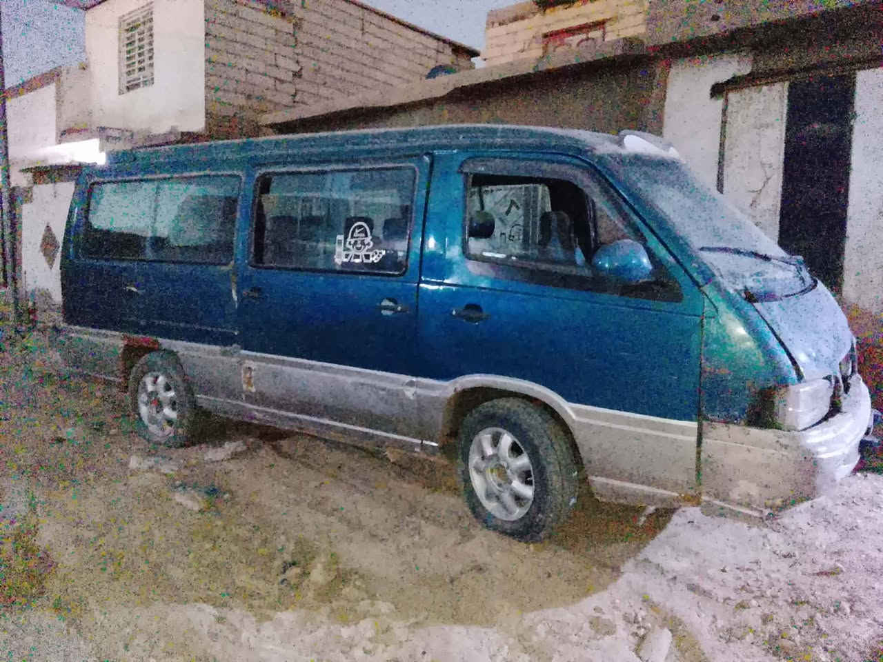 السلام عليكم سياره ستانه طويله
للبيع
مكاني حله مركز 
***********
محرك جديد
