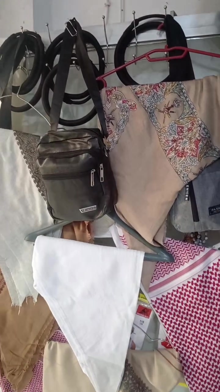فتحنالكم جراويه +جماغ+جنطه مال مشايه كلش مرتبات وسعار حلوه
مكان شارع الذهب مقابيل كافترية كرار (مجمع كحيلان).


**إذا كنت صاحب هذا الإعلان وتريد حذفه لأي سبب، رجاءا أرسل رسالة إلى الدعم الفني**