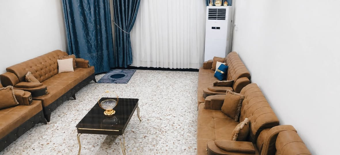 منزل للبيع
📍 الموقع بغداد: أم الكبر والغزلان، مقابل  قطاع 78، الفرع على الشارع العام المؤدي إلى تقاطع الكيارة ومجسر 83.
المواصفات:
المساحة: 150 م²
بناء حديث وراقي
غرفة واحدة
حمام واحد
تواليتان (داخلي وخارجي)
درج مع محجر
مخزن
سطح شتايكر
بيت نظيف وجاهز للسكن
موقع جميل وقريب من الشارع العام والخدمات
💰 السعر: عند الاتصال.. أو الخاص
📞 للاستفسار: ***********
