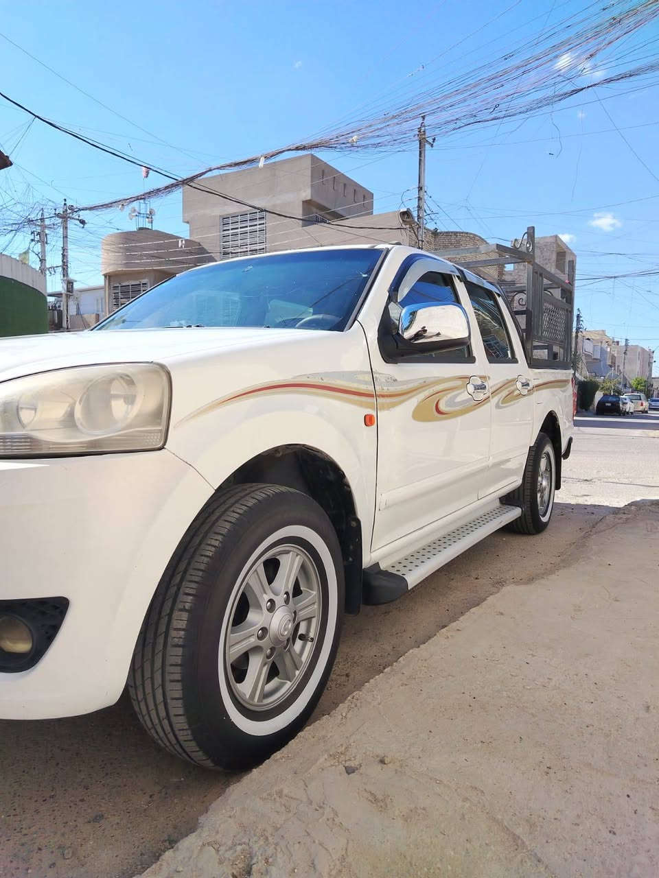 سلام عليكم كريت وال 15 مكفوله من الصبغ بيها بس بارد سياره جاهزه مابيه نقص تبريد جديد تخم تاير جديد رقم بغداد مكاني البياع حي الرساله *********** السعر 80
