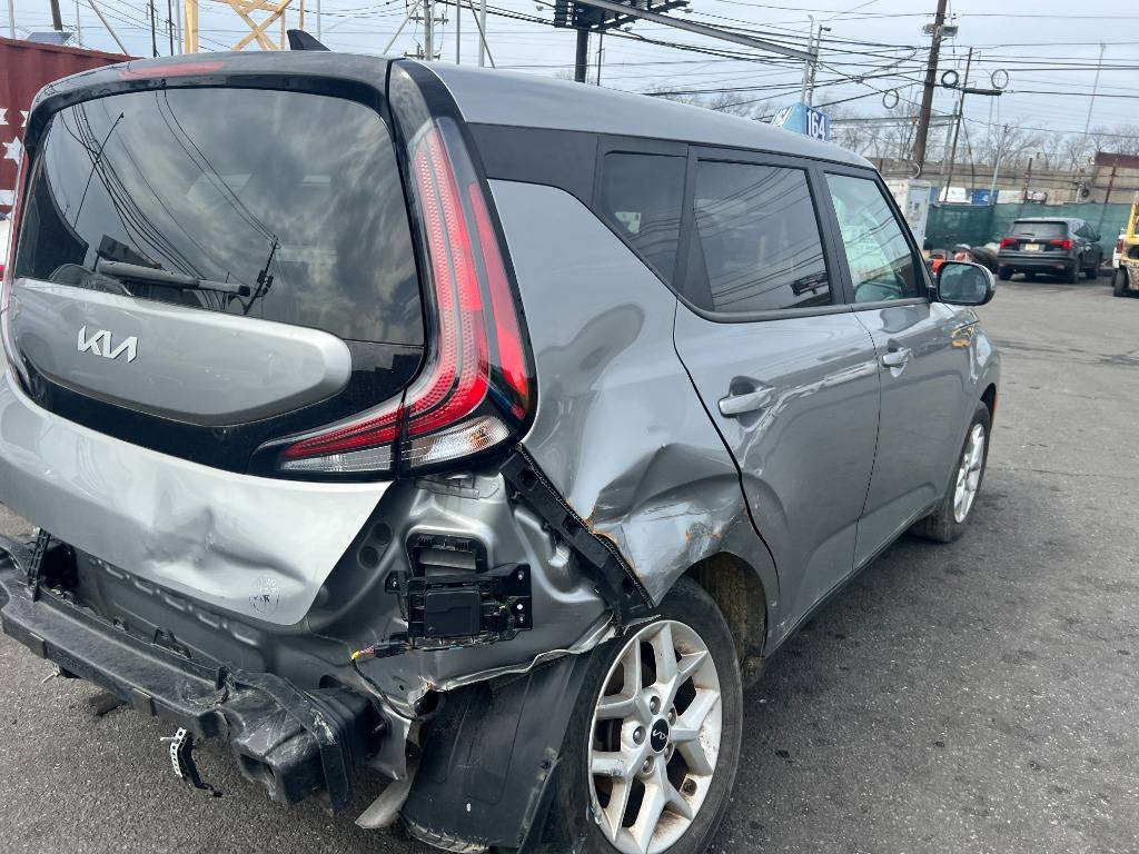 سلام عليكم صول موديل 2023
وارد امريكي حادث موضح بل صور
ماشيه 44الف بدون صبغ السياره عل وضعه
رقم بغداد دخول سياره جديد سياره غير من الله جديده
رقم هاتف ***********
مكان سياره بغداد الشعب
