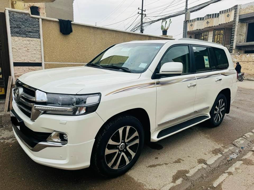 لاندكروز 2019 بريم اصل  رقم بغداد مكفوله كفاله عامه عنوان بغداد ماشيه ٧٠ رقم صاحب سياره *********** سعر (5شدات ٧٥ ورقه بيه مجال)
