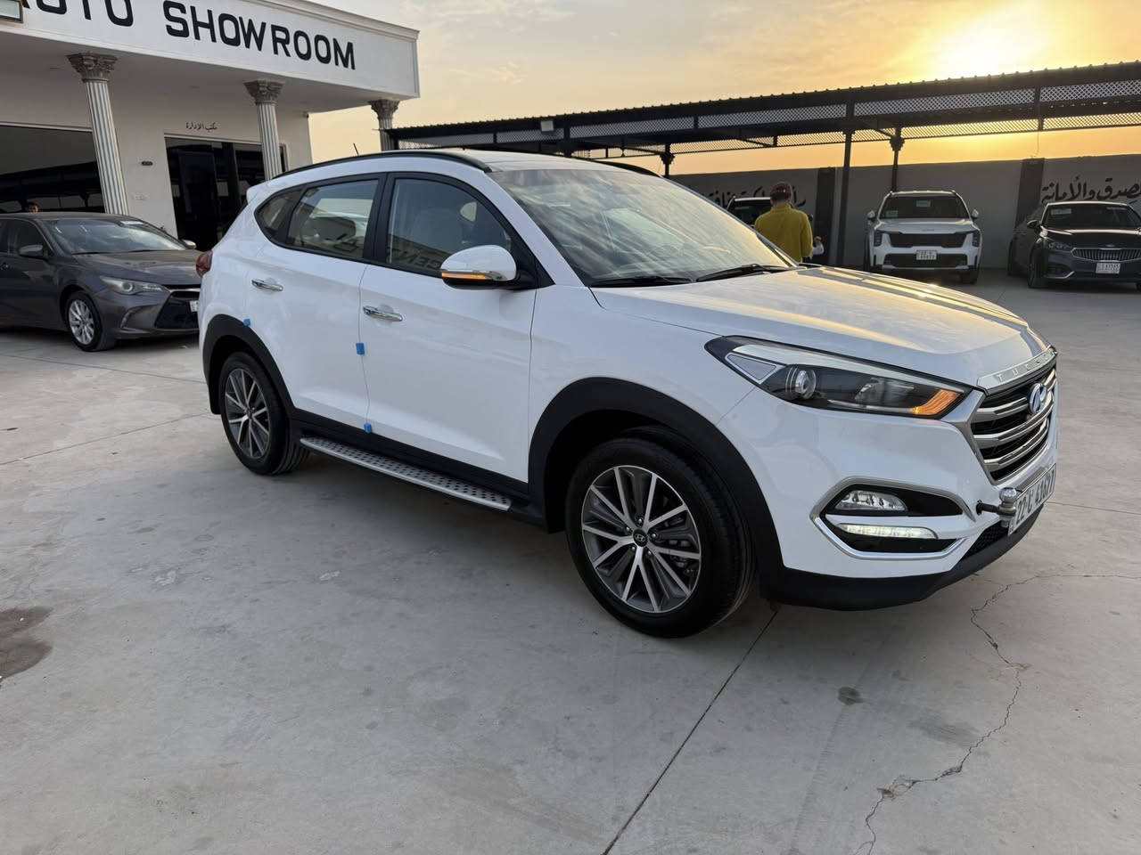 السلام عليكم للبيع تكًسون 2017 وارد خليجي كوري ويل كروم بانوراما تحكمات ستيرت جهتين لايت ليد وعدسه بلاجكتورات بك لايت ليد دوسات بلادي يدات نيكل قطعتين تبريد داخل لونين اشاير مري سياره جديده وضع شركه ماشيه 70 حقيقي شرط الفحص سويجين شركه بسم شخص من الشركه هزه وفحص وسنويه وارقام جديد تحويل وكاله ثاني يوم طخم صدر تاير محرك كير كله بشرط مكان السياره جنوب الموصل القياره ***********
