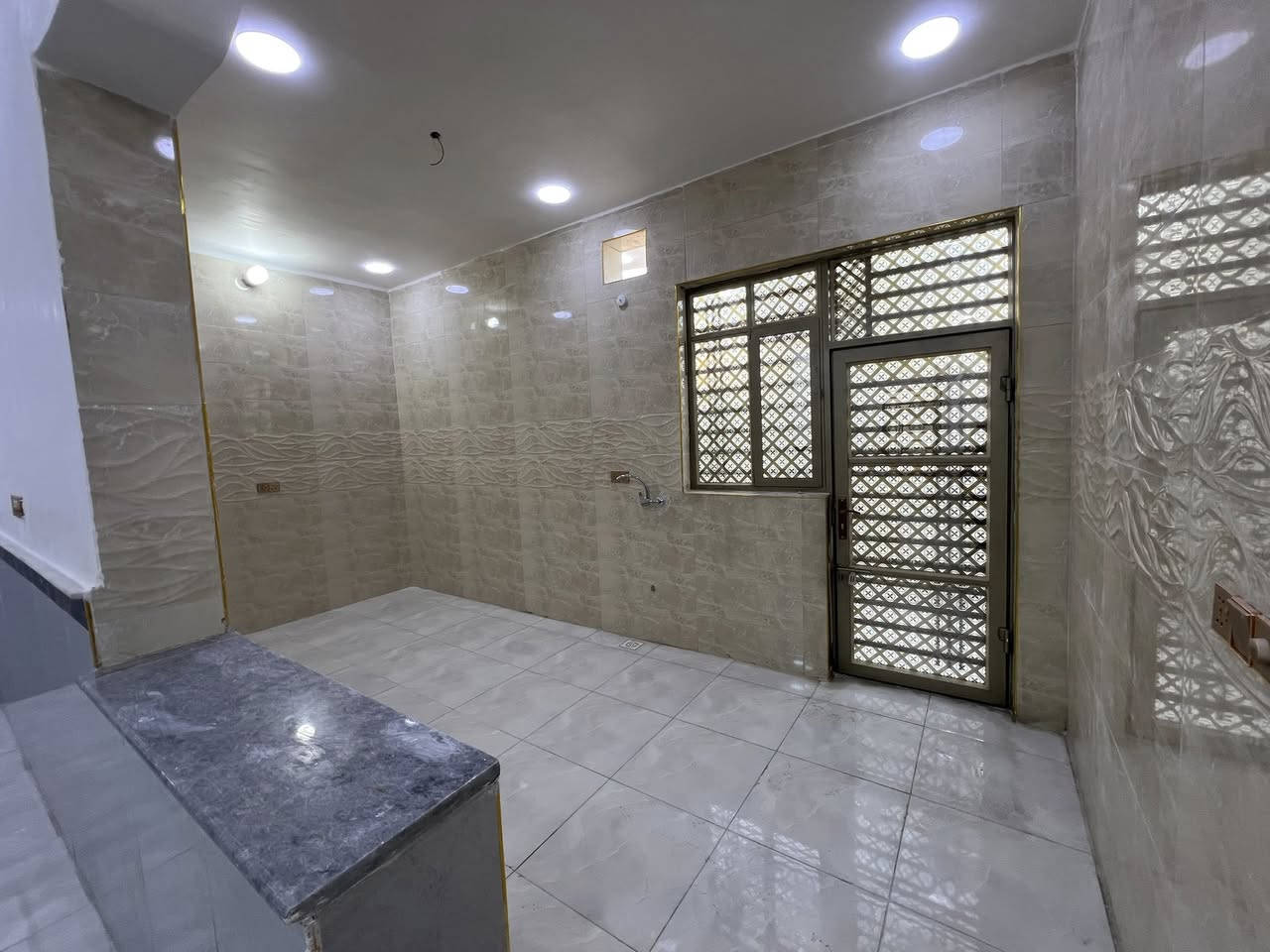 السلام عليكم و رحمةً لله و بركاته
مشتملين البيع المساحه 120 متر + 100متر // ركن ع ساحه //
في منطقة شيشان الأولى قرب منطقة الصحفين //
ابناء حديث 💎
جميع الخدمات متوفره ✅
الاستفسار ع الأرقام التاليه 
الاتصال ***********
الواتساب ***********
