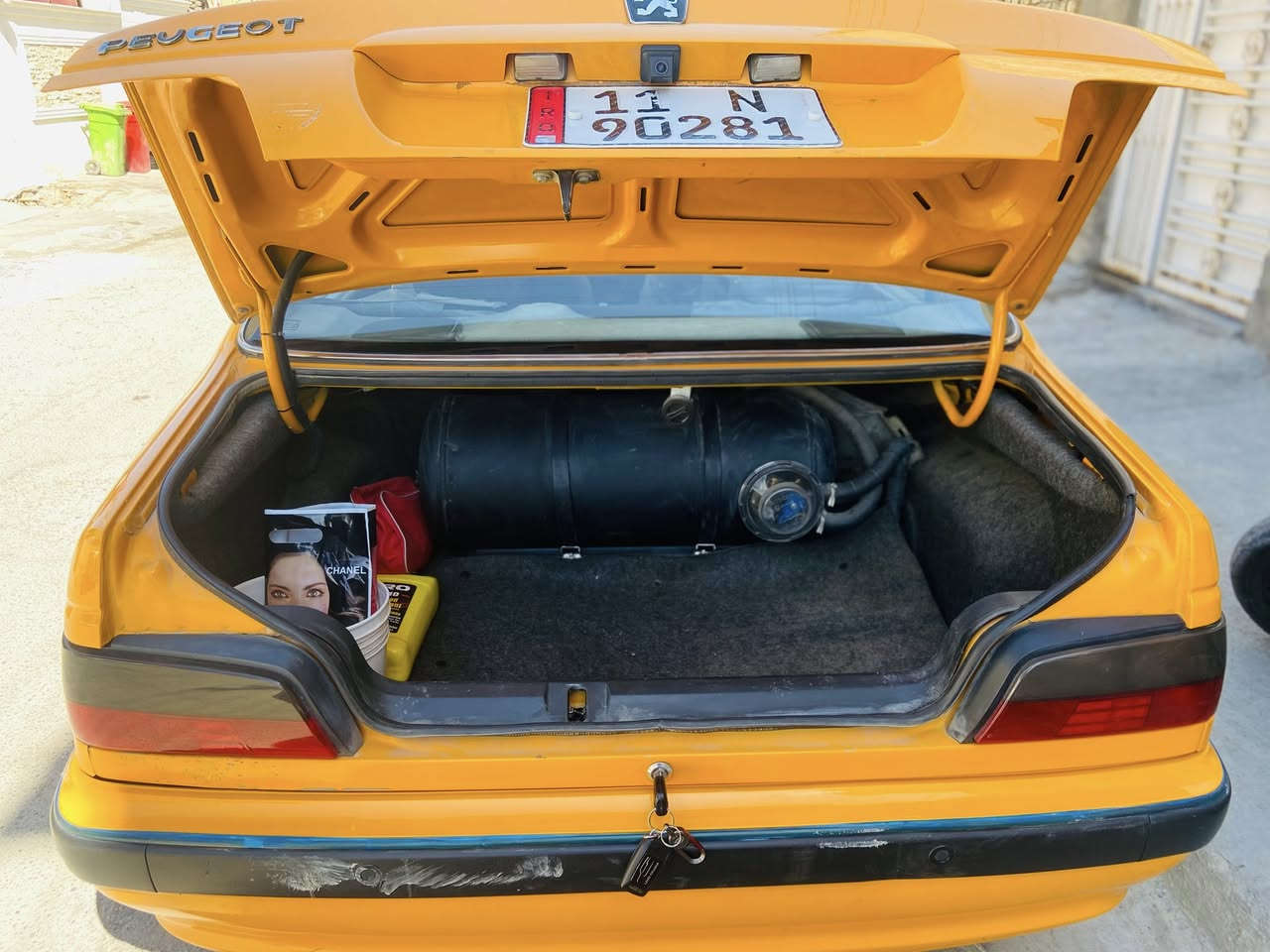 سلام عليكم بيجو بارص مديل 2024 سيارة حلوة ببيه بنيد طاير ومرجعة بشركة عامة وشخط بجاملغ عليهة منضومة غاز امصفرة هيئة غرامات بسمي تحويل ثاني يوم مكاني مدينة الصدر رقمي *********** سعر ٧٥
