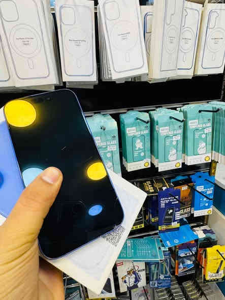 سلام عليكم ايفون ١٦
ذاكره١٢٨🤎👌
بطاريه٩٦ مشحون٢٥٠مره🤎👌
جهاز كله شغال نت صوت اتصال اي خلل ماييه بلادي الجهاز فقط بيه نقطه بشاشه وفطر موضح بصور جهاز حلو. كله شغال اي خلل مابيه وبيه مسج كامره من ابل مكاني بغداد مدينه الصدر سعر ٥٧٥ قفل شراي اتصل*********** مركز نور للموبايل  نورونا وتدللون
