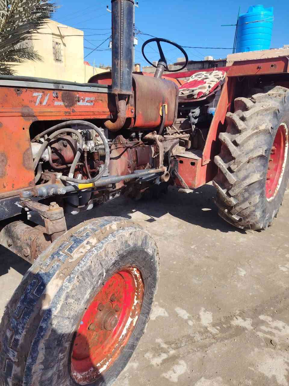 سلام عليكم  مكينه عنتر للبيع موديل 87 مكينه اصويله  كامله تخم تاير جديد  سعرهه خمسه مليون ونص وبيهه مجال  ***********
