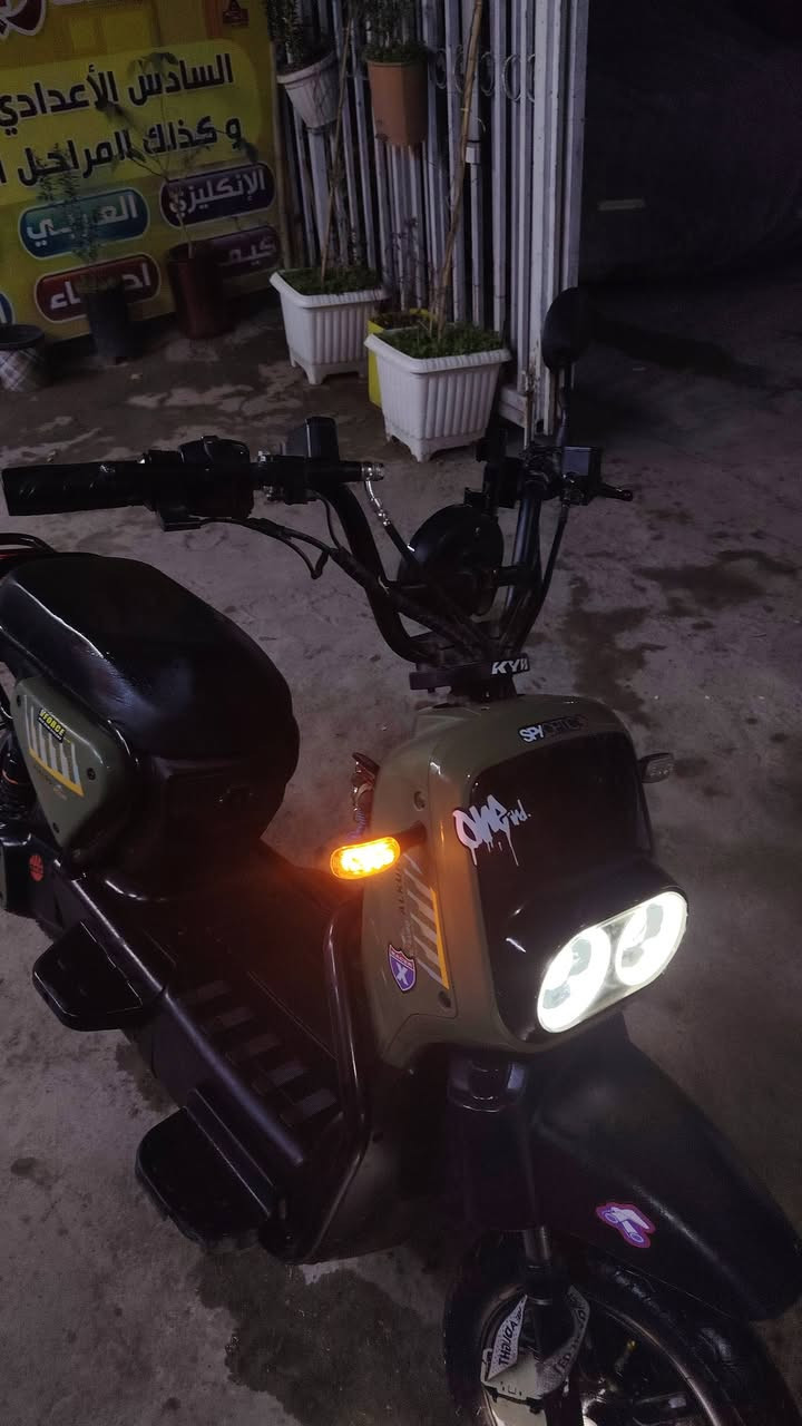 سلام عليكم 
دراجه شحن للبيع
سنكس نثيه
ملف 2000 واط
5 بطاريات 32 امبير
نظام بلوتوث
لايت عالي ناصي
اشاير يمنى يسرى
شاشه ديجيتال
صندوق كبيره
٣ سرعه
سرعة 99
فووول مواصفات
عنواني بغداد _ الشعب سوك شلال رقم
***********
سعر 450 الف
