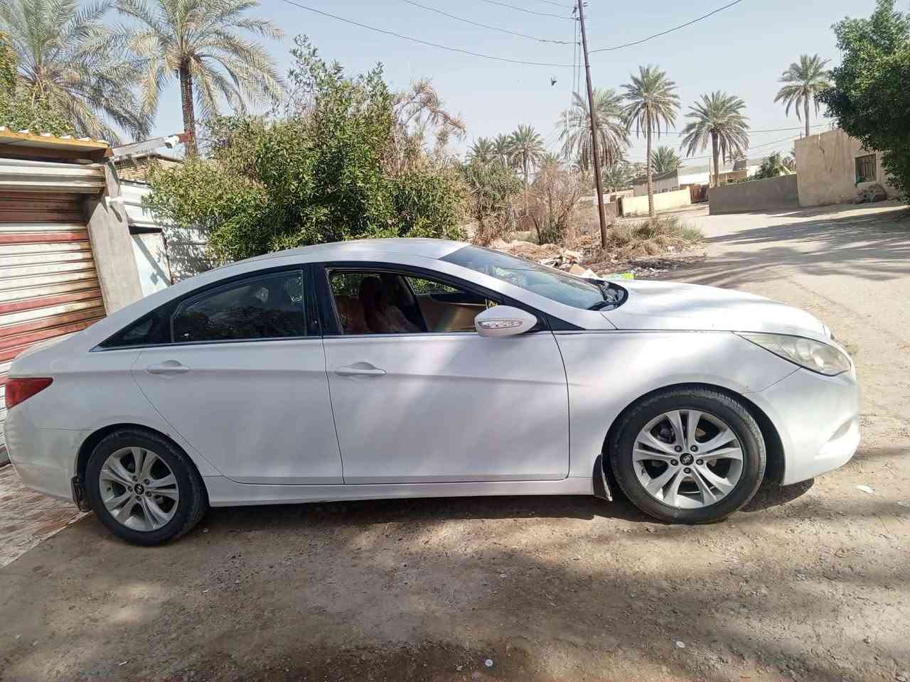 السلام عليكم
سوناتا خليجي موديل ٢٠١٣ 
رقم بابل  باسمي 
كير محرك تبريد مكفولات 
السياره بيه قطع صبغ  
مكاني/ بابل/ القاسم 
للاستفسار ***********
السعر ١٠٠ وبيه مجال
