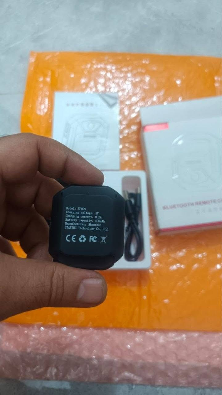 40،000
جهاز التحكم الذكي STARTRC GPS Bluetooth Remote Controller للكاميرات الرياضية.
الأجهزة المتوافقة مع القطعة:
كاميرات Insta360 (بما في ذلك إصدارات X4، X3، One X2، Ace، و Ace Pro).
كاميرات DJI Osmo Action (الإصدارات التي تدعم التحكم الخارجي بالبلوتوث).
الهواتف الذكية (التي تدعم الاقتران عبر تطبيقات التحكم المخصصة).
تقنية الاتصال: بلوتوث لاسلكي بمدى تحكم يصل حتى 25 متراً.نظام مدمج: وحدة GPS مستقلة لتسجيل بيانات السرعة، الارتفاع، والمسار بدقة.الملحقات: سوار معصم متين وقابل للتعديل، مع كابل شحن مخصص.شاشة العرض: شاشة رقمية واضحة لمتابعة حالة الاتصال، الشحن، وإشارات الـ GPS.مقاومة العوامل: تصميم خارجي متين ومقاوم للرطوبة والأتربة يناسب الأنشطة الخارجية.
🚛توصيل موجود لجميع المحافظات 🇮🇶


**إذا كنت صاحب هذا الإعلان وتريد حذفه لأي سبب، رجاءا أرسل رسالة إلى الدعم الفني**