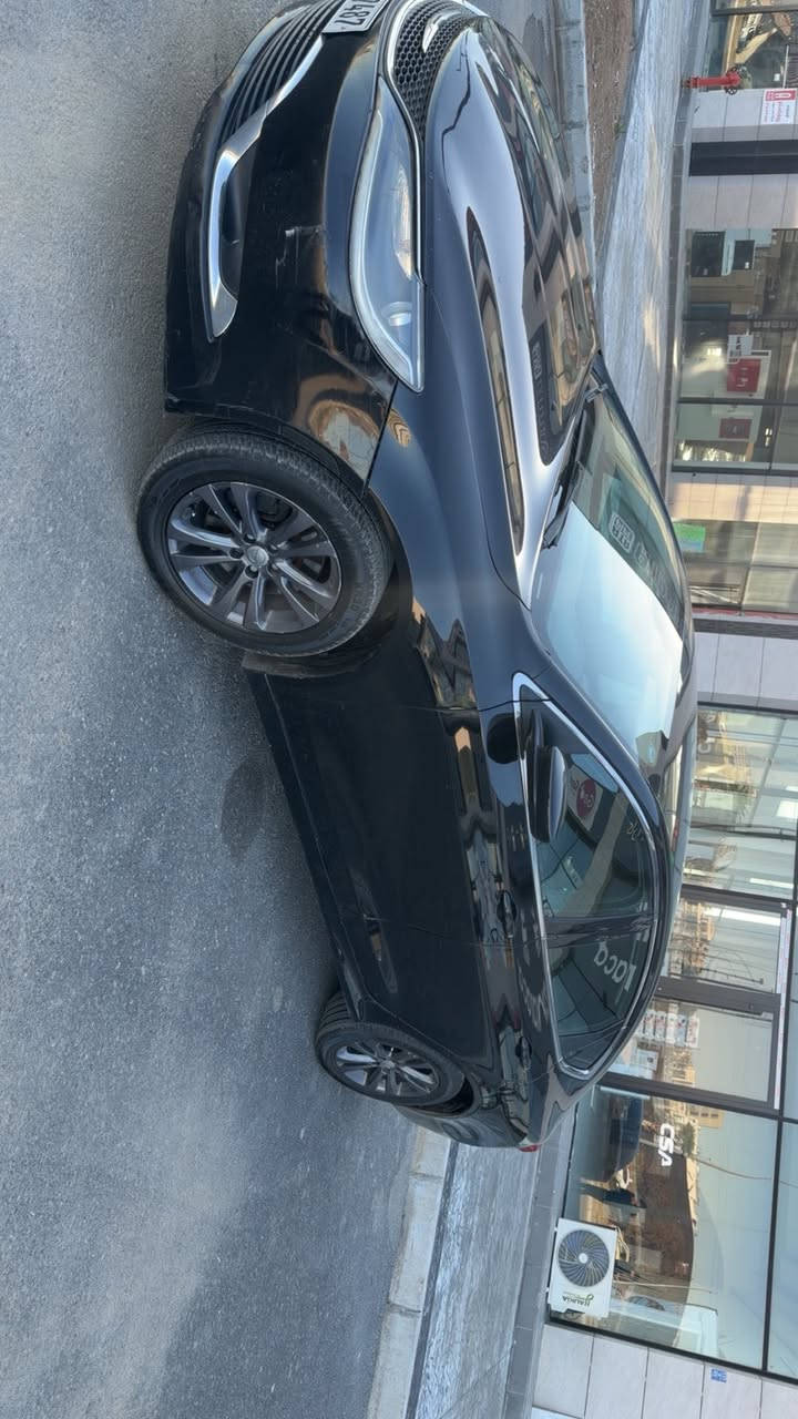 للبيع s200 2016
محرك V6 سته سلندر 
مواصفات 
شاشه كبيره
تشغيل عن بعد
كشنات جلد S مع تدفئه 
ستيرن تدفئه 
صبغ بنيت بدون دواخل 
رقم اربيل الجديده 
مكان السياره اربيل 
للتواصل  ***********واتصاب 
السعر 109 مجال بصيط
