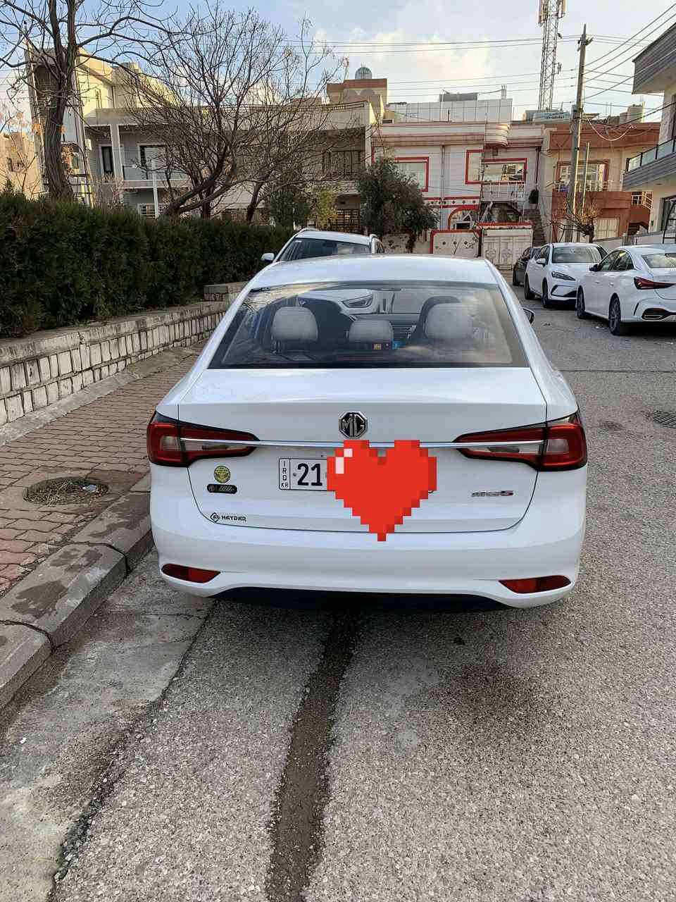 MG 5  2024
standard plus 

ناو زەرد
شاشە 
کامێرە
سوکان ڤۆلیۆم
تەحدید سورعە

سەیارەکە 40000 ڕۆشتووە 
وەک سفر ماوەتەوە
بێ بۆیاخ بێ سارد بێ شوخت
تازە ڕۆنی گۆڕاوە یەک دینار مەسروفی نیە

تەنها یەک شوختی دەعەمی پێشەوەی هەیە
بۆ زانیاری نرخ تێل بکە .

***********
