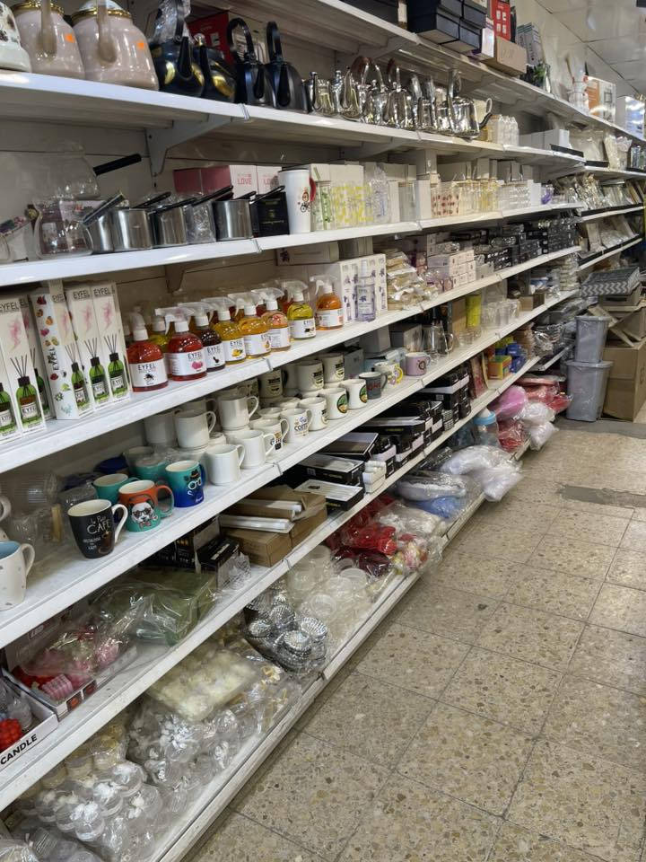 رفوف للبيع مكان حي الجهاد 
***********
