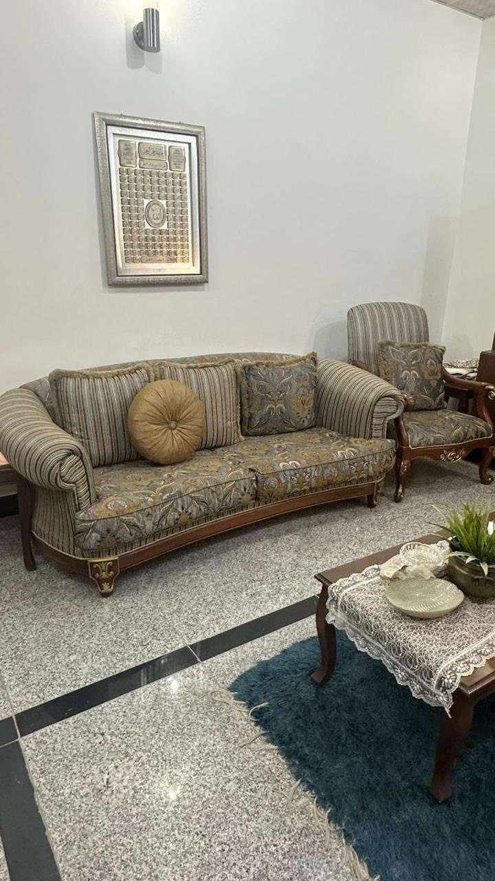 طخم قنفات شغلي تركي درجة اولى نضيف جداً مع طاوله طعام مليون وربع وبي مجال


**إذا كنت صاحب هذا الإعلان وتريد حذفه لأي سبب، رجاءا أرسل رسالة إلى الدعم الفني**