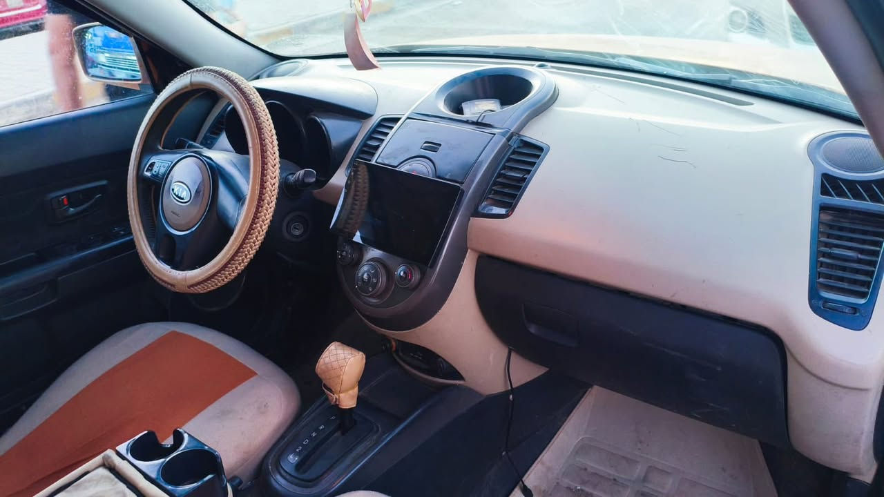 مكلفه بالنشر 
السلام عليكم كيا صول خليجي فتحته كأمره مديل 2012 مكينه 2000 دوش حادثه بابين صبغ السعر 69 وبيه مجال تفاصيل ***********
