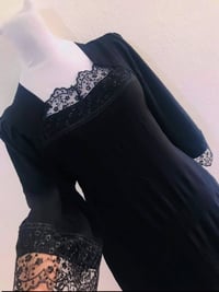 خياطة بنات • حسب الطلب • سوك الشهداء