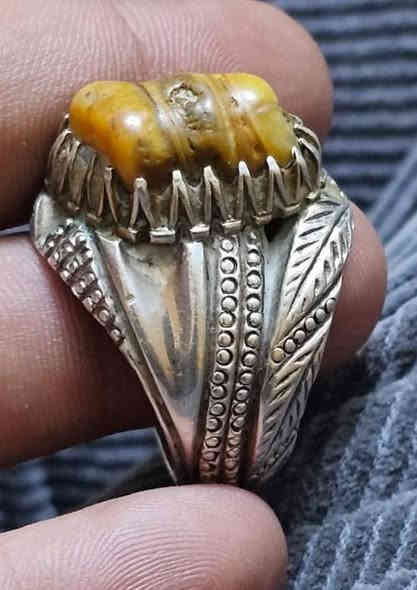 لوي نباعي رصاصي خمس لويات والاصفر خشن ثلاث لويات صياغات يدويه مدينه الصدر باقي التفاصيل خاص او تواصل ***********
