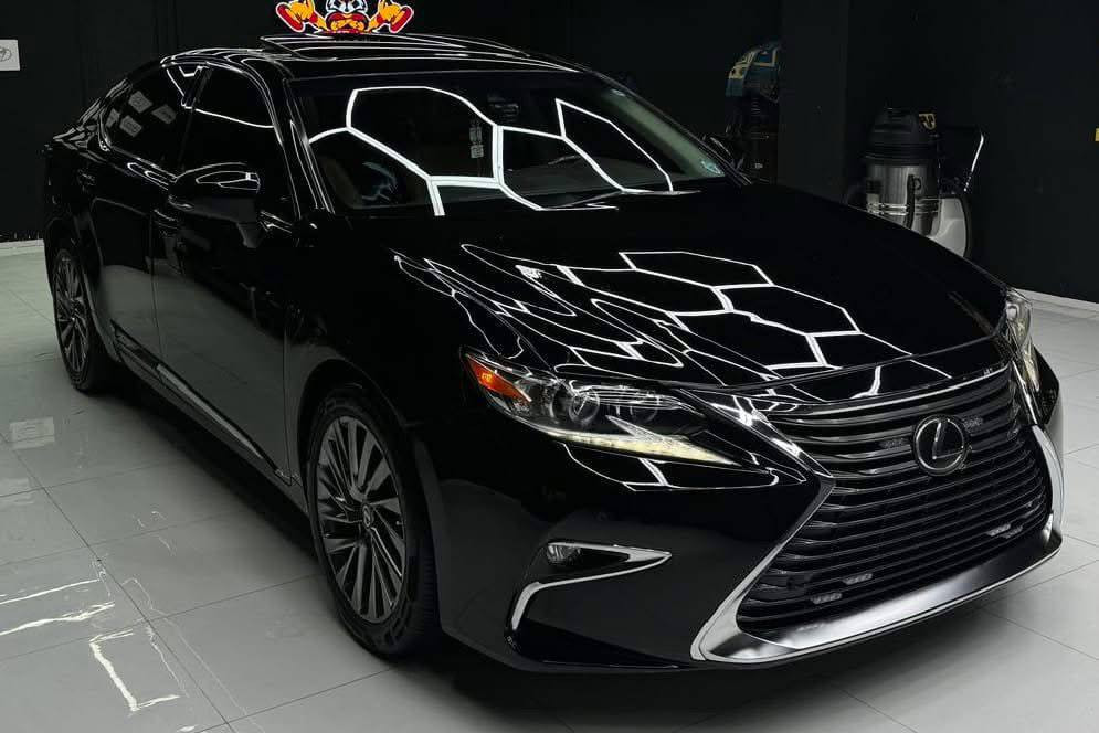 لیگزس es350  2017
 ناو قەیسی دەرەجە يةك 
سلایت بەصمە پەردە کوشن ساردو گەرم  كوشن خةزن 
‎رادار پێشو دواو تەنیشت خەتی جادە حاسەی پێشوو دوا ECO . Sport .Nromalشاشة گةورة ماوس 
گیرومەکینە نەکراوەتەوە بەشەرت بێ عەیب 
سەوتی دیجیتالی نیە 
تەنها ٩٥  هەزار کم حقیقی رۆیشتوە 
نيو بؤنيتي بؤياخة 
كةتاب جام رةشي بؤ كراوة 
دەعامیش بەشەرت بۆیاخ نیە ٤تاية تازة 

سعر لە کۆمێنت داوابکە ڕاستەخۆ بۆت دیت 📩 

هیچی نیە سەیارەکە نمونەیە لە جوانی و تازەی 
کوشن و داخلی لۆکە لەسەر دەقی شەریکەیە 

ژمارەی خاوەنی 
***********
