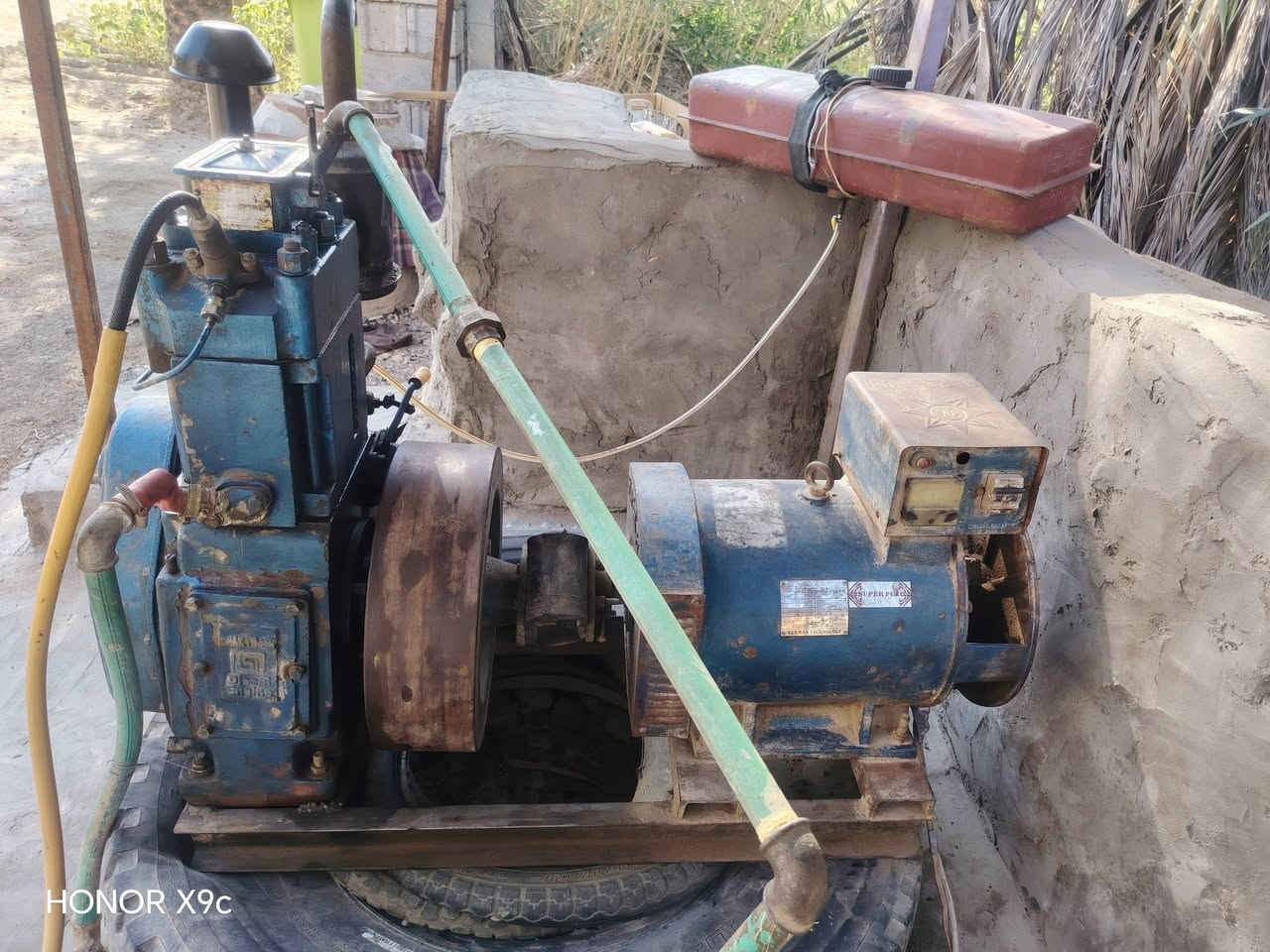 السلام عليكم  
مولدة 
للبيع  فلاوين واحد 
7.5 KW
تطيك 28 امبير 
العنوان الديوانيه الحمزة الشرقي 
للتواصل 
***********

