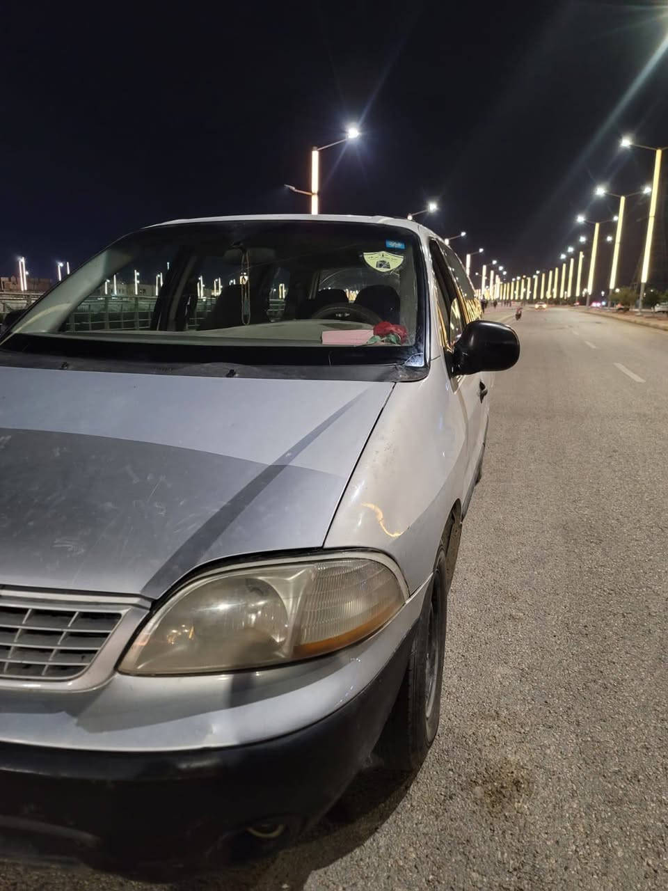 السلام عليكم للبيع سيارة فورد وند ستار موديل 2001 رقم بغداد انكليزي سنوية بسمي 7راكب سيارة بلادية مكفولة من ضربة كير مكينة بلاد المكان بغداد حي الجهاد السعر 43 ورقة اوبيها مجال للاستفسار الاتصال على الرقم ***********
