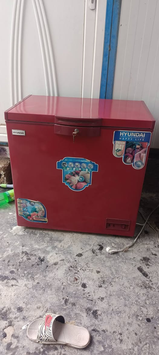 غراض كوفي للبيع 
                                          الاستفسار ***********
يوجد توصيل بكل حاجة مجانا 
شاشه حجم 65
تخم قنفات 10 قطع
نراكيل مسحوكه عدد30
منضومه انترنت نانو +راوتر+يوبيئس
راوتر ثاني
منضومه كامرات متكونه من اربع كامرات نوعيه زينه
شاشه +يوبيئس كامرات تربط على مبايل
ميوزه وكراسي وطبلات
لوحات جداريه 
مجمده وعارضه
سبلت 3طن
كونفيرات اثنين
طاولي 2
مكينه ثلج(مثرامه ثلج للعصاير) 
خلاط عصاير عدد2
نفاضات حديد سعر الوحده 1000
اعلان ضوئي
