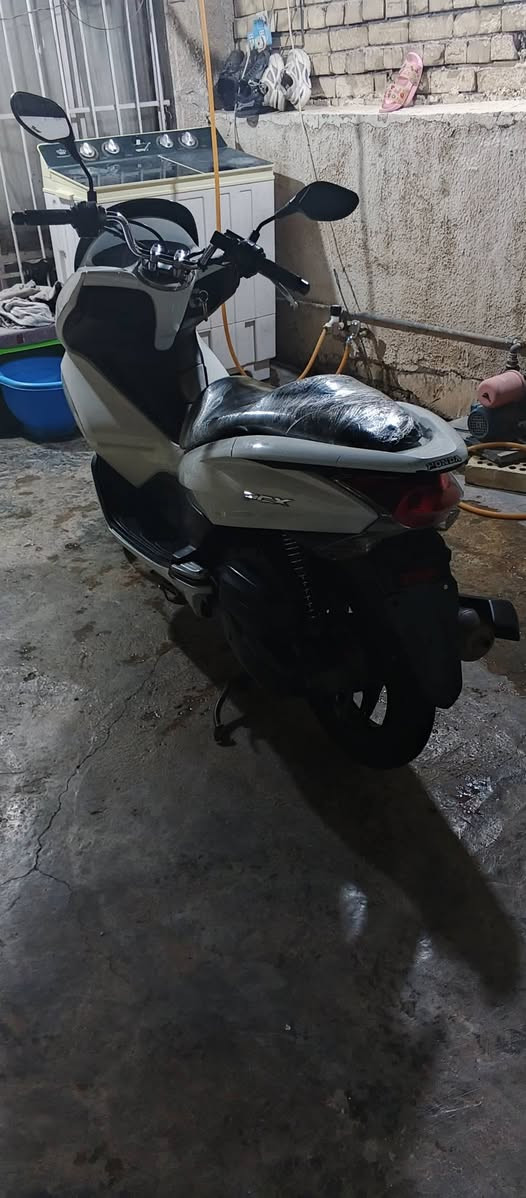 جيل اول C125 :PCX
مكينة مكفولة بيها كلجات 150C 
شلعة ومعدل فول مابيها كل نقص كلشي شغال حساس شغال فقط كفرات يحتاجلهن تكحيل وبوليش مكاني بغداد حي اور سعرها 1600 بيها مجال قليل للاستفسار خاص


**إذا كنت صاحب هذا الإعلان وتريد حذفه لأي سبب، رجاءا أرسل رسالة إلى الدعم الفني**