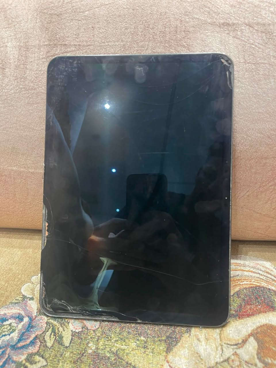 Ipad pro M4 2024 الجيل الخامس 
11انش

يرادله شاشه والشاصي بي عواج قليل

والباقي مكفول كارتون موجود شاحنه  

تفاصيل اكثر خاص مكاني كربلاء توصيل ماكو


**إذا كنت صاحب هذا الإعلان وتريد حذفه لأي سبب، رجاءا أرسل رسالة إلى الدعم الفني**