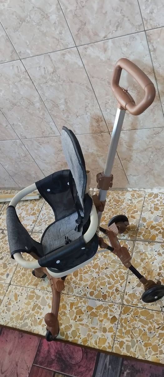عربانة اطفال جديدة ما مستعملة ابد والله اصلية اشتريتها ب٤٢ اريد أبيعها ب٣٠ الف اصلية 
للاستفسار ***********
