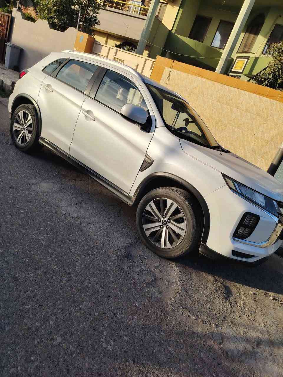 بسم الله الرحمن الرحيم... 
السلام عليكم... 
كوردي /عربي

---

مەیتسوبیشی ئۆتلاندر سپورت 2022 (ASX)
وارد خەلیجی 
تەواو کلین و زێرۆ، تەنها 19 هەزار کیلۆمەتەر ماشیە
ژمارەی سۆڵەیمانیە، پەڕەی بەنزین هەیە

مواصفاتەکان:

  دەستپێکردنی بصمة

رەنگ: سپی سەدەفی

سەقف سلايت

لایت LED و زینۆن پێشوو پاچوو تحكم

موتور 2.0 لەتەر، 4 سلێندەر

كیر سبورت

4 ویل (دافع چوار تراک)

کۆنترۆڵی ستێرن

شاشە و کامێرای بیلادی

کشنات جلد(چەرم) 

 کشنەکانی دواوە ئەخەوێت

بصمة پاشەکەوتیش هەیە (ئیحتیاط) 

تەواو نوێیە، جیسەکانی کۆمپانیا هەن لەسەر کوشنەکان

بۆ پەیوەندی:
 ***********
 

---

ميتسوبيشي اوتلاندر سبورت ٢٠٢٢( ASX) وارد خليجي ... كلين و زيرو ماشية ١٩ الف كيلومتر فقط رقم سليمانية وعندها بطاقة بانزين  مواصفات
تشغيل بصمة
اللون ابيض صدفي
سقف سلايت
لايت ليد و زينون امامي وخلفي مع تحكم 
محرك ٢٠ اربعة سلندر
كير سبورت 
4ويل (دفع رباعي) 
تحكم ستيرن
شاشة وكاميرا بلادية 
كشنات جلد
الكشنات الخلفية تنفرش
بصمة احتياطية موجودة
جديدة وجيس الشركة بعدها على الكشنات
للتواصل الاتصال على الرقم

*********** Singapore
