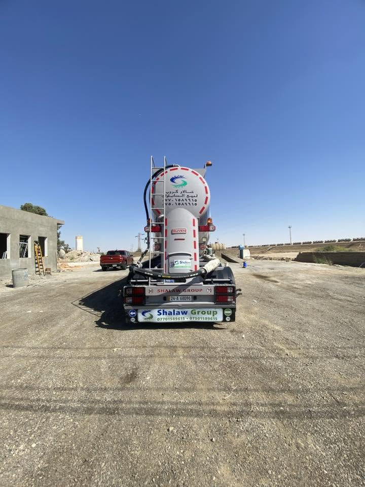 السلام عليكم سايلو للبيع موديل ٢٦  استخدام قليل جداً  ١٠ نقلات تخم تاير جديد وتخم ويل الماني  ما مربوط تاخذه تربطه على السيارة الي تعجبك 
للاستفسار ***********
