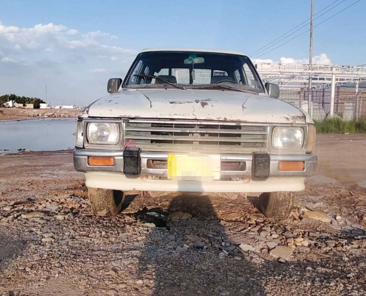 السلام عليكم للبيع بيكم  موديل 1988 رقم واسط  تحويل مباشر السياره علا البلاد كفاله  عامه  كير مكينه  كشر    بيع او المراوس   الشراي يتصل اوبالخدمه ***********
