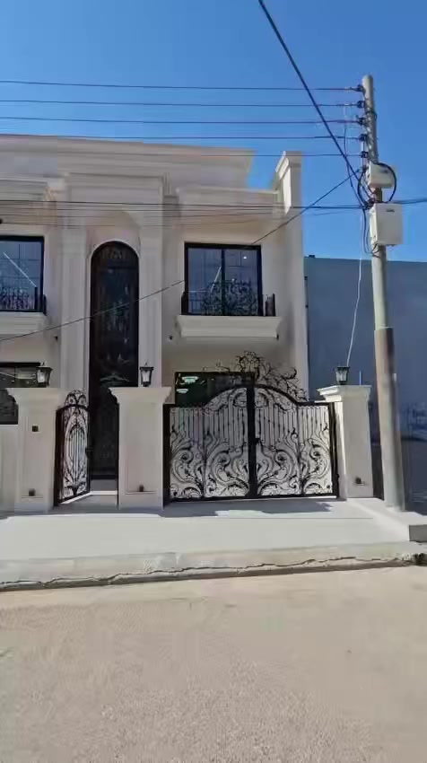 خانوو بۆ فرۆشتن لە سەربەستی
 کۆد: 71135     شوێن: سەربەستى - ۳۲ی پارک
 ڕووبه‌ر: 200 م٢           درێژی واجهه‌: 10مەتر
 شەقامی بەردەم: 10مەتری
 نرخ: 260000 دۆلار + معاملە
 ژمارەی نهۆم: 2           تایبەتمەندی جێگە: کۆڵان
 ئاراسته‌: ڕۆژهەڵات.     ژووری نووستن: 5
 ژ. گه‌رماو: 4                ژووری پێشوازی: 1
 چێشتخانە: 2
بۆ پەیوەندی و زانیاری زیاتر :-
***********
***********
#بيع_و_شراء_عقارات_مقاولات #بسعرمناسب_جدا #كوردستان_العراق_اربيل_دهوك_زاخۆ #الشعب_الصيني_ماله_حل😂😂 #مشاهير_تيك_توك
