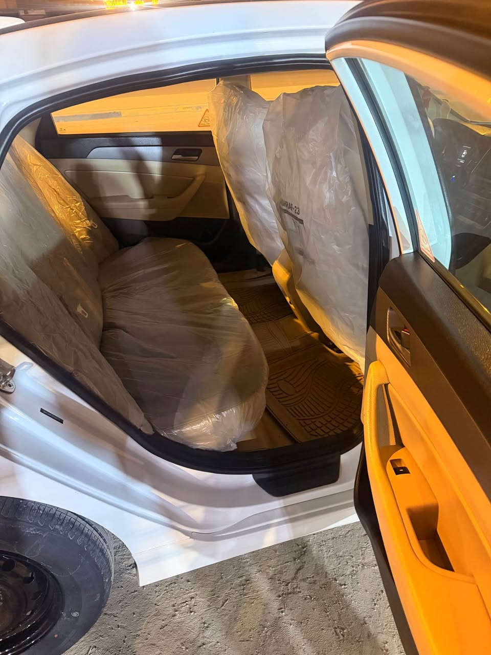 اسلام عليكم سوناتا 2018 وارد امريكي جاهزه للاخير كلش حداده 100/100 تخم تاير كارتون لايت زنون عالي ناصي بصمه ابواب بصمه تسغيل داخل عسلي كشنات تدفئه تبريد رادار امامي جانبي السياره ادامه كامله كلش ما نقصهه برغي السعر 133 القماره بيهه تكشير بغفلهه اسود العنوان بصره شط العرب شرط تحويل راعيهه بل حله الاستفسار *********** البصرة, العراق
