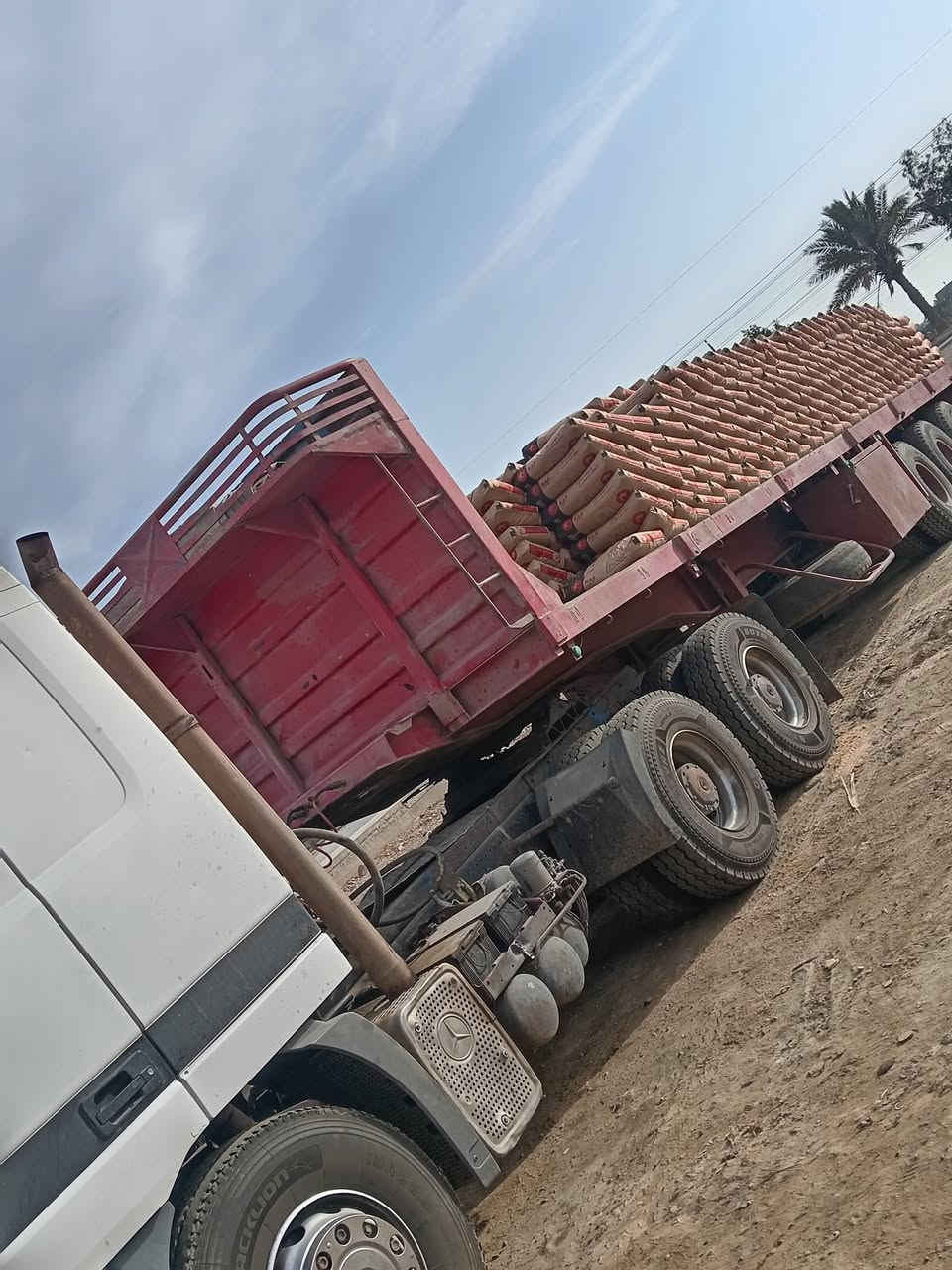 يوجد مواد بناء كافت مواد بناء سعار مناسبه حمل فول
أسمنت الطن  ٩٥ الف
رمل            ٣٨ الف.   تك  ١٤٠ الف
رمل مغربل      ٤٨ الف.   تك ١٩٥ الف
حصو             ٤٥ الف.   تك ١٥٥ الف
بحص           ٤٥ الف.  تك ١٥٥ الف
تراب حلو      ١٥ الف
جص            ١١٠ الف
زميج            ٢٠ الف
طابوك          ١٣٥ الف
للاستفسار على هذا الرقم
***********

***********
