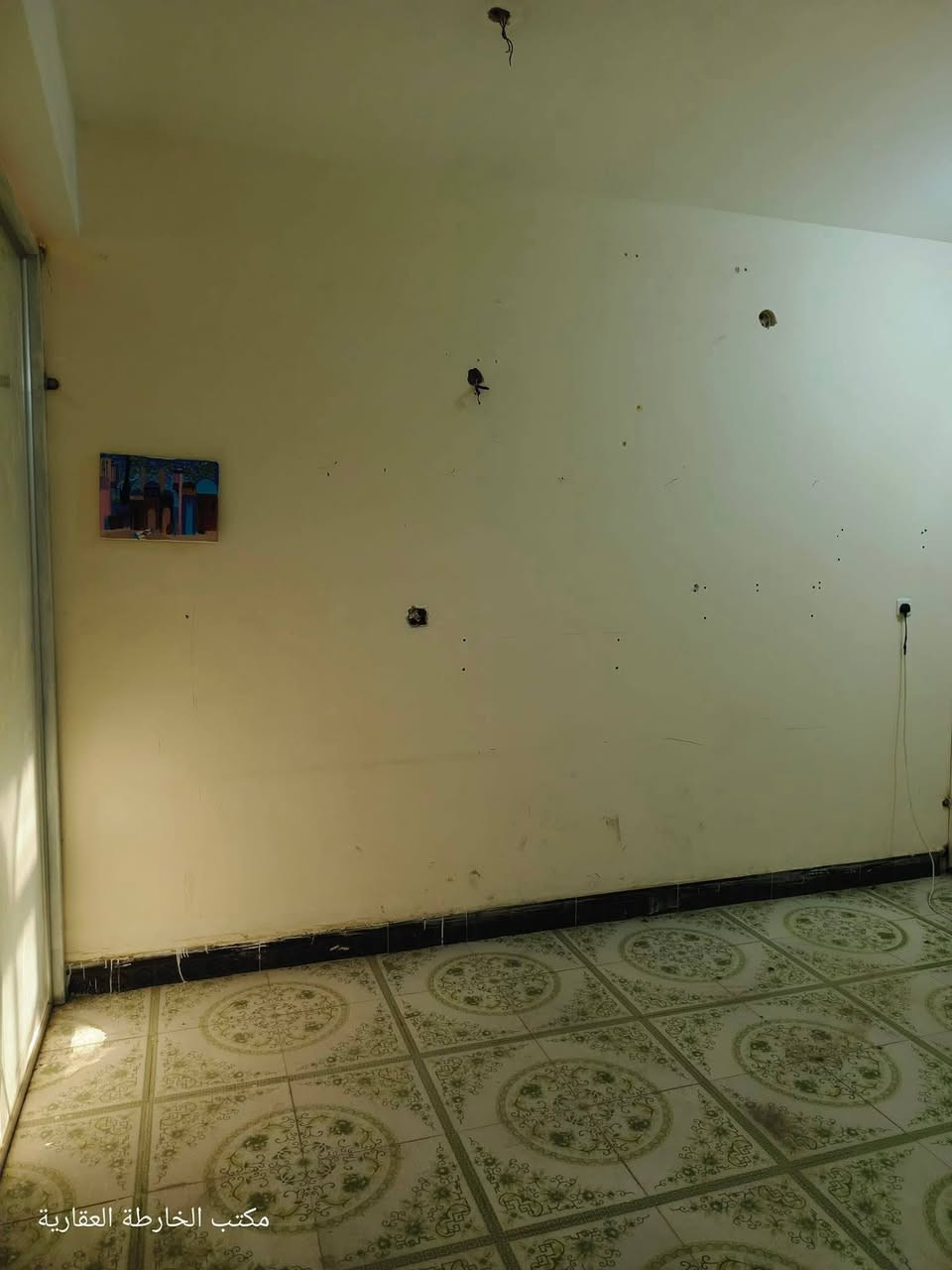 شقه تجاريه للايجار 
تقع في الكرامه سنتر على شارع المشجر قرب اسواق المستقبل قرب كليه المستقبل سابقا
ترهم مكتب او صالون
مكتب الخارطه العقاريه
***********
