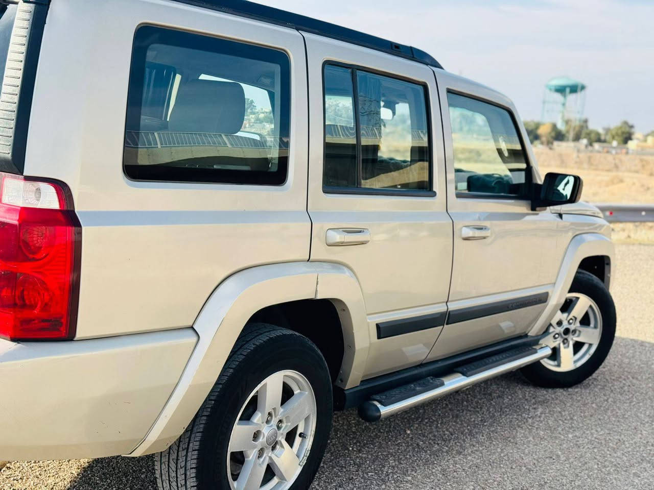 اقره تفاصيل جيب كوماندر 2007
مكينه وكير وصدر تايرات كلها نظيفه 

نظيفه جدا من خارج وداخل

 75$ بيها مجال للشراي سنويه بأسمي مشروع وطني

تراي الك وين ما تريد

***********

واتساب واتصال 

وبسمي بغداد 

شاشه بلوتوث

7 راكب

3 قطع تبريد

ويل كب

كلها شغال

أخذها سونار وين ما تريد

صبغ فقط جوه اليده مال باب الخلفي ومباوك ويه الجاملغ الخلفي 

ملاحظة 
نقص تبريد كمبريسر وراديتر 
مشط ستيرن 

المكان 
محافظة واسط قضاء بدره
