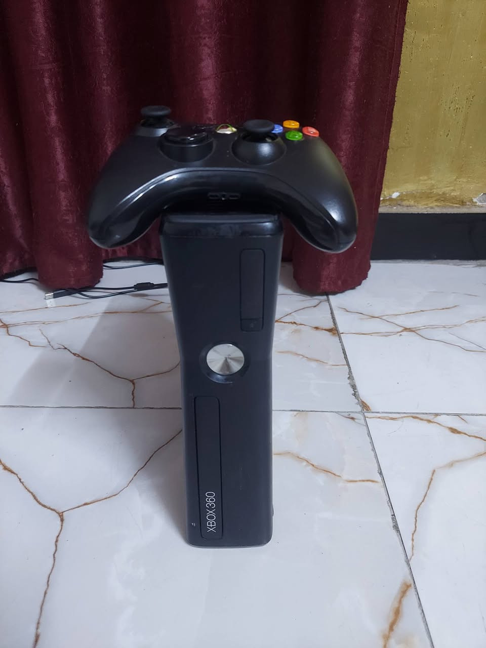 Xbox 360 مهكر 🎮
🔥 للبيع Xbox 360 مهكر – هارد 250GB 🔥

🎮 الجهاز: Xbox 360 RGH مهكر
💾 الهارد: 250GB ممتلئ ألعاب
🎮 عدد الألعاب: 86 لعبة متنوعة (GTA V، PES، Call of Duty، Minecraft، FIFA، Mortal Kombat… وغيرها واي 🔥)
🌐 نظام Aurora احترافي + واجهة عربية
📀 ألعاب جاهزة بدون أقراص

📦 الملحقات:
✅ يد تحكم
✅ كيبل HDMI
✅ كيبل طاقة

🛠️ يشتغل بدون إنترنت، بدون تعب – الألعاب كلها مثبّتة وتشتغل فورًا
💵 السعر: ١٣٥ الف فقط 
🚚 توصيل داخل بغداد خلال نفس اليوم
📦 شحن متوفر لباقي المحافظات

 راسل الصفحة 
🔄 تبديل ممكن بجهاز بلاي 

#اكس_بوكس #Xbox360 #مهكر #العراق #بغداد #جهاز_العاب #Aurora #توصيل


**إذا كنت صاحب هذا الإعلان وتريد حذفه لأي سبب، رجاءا أرسل رسالة إلى الدعم الفني**