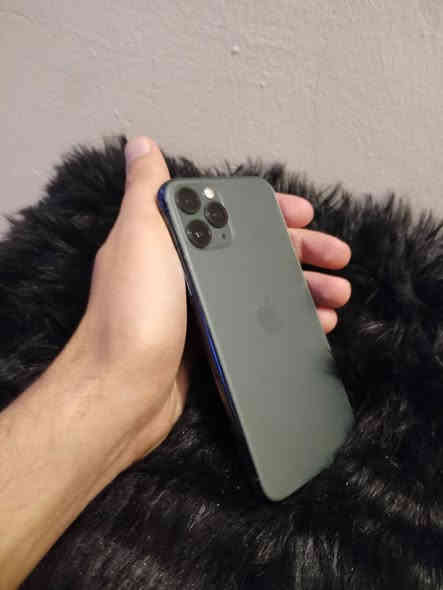 السلام عليكم ايفون 11برو نضافة 95٪ الجهاز ما بدل بيه ولا قطعة بلادي ذاكرة 256 بطارية 74 السعر 300 بيه مجال حك الجية بغداد
هاتف /***********
