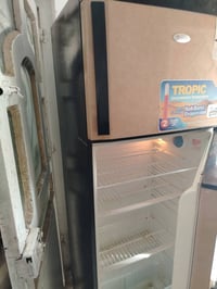 ثلاجه • ٢٠قدم • نظيفه