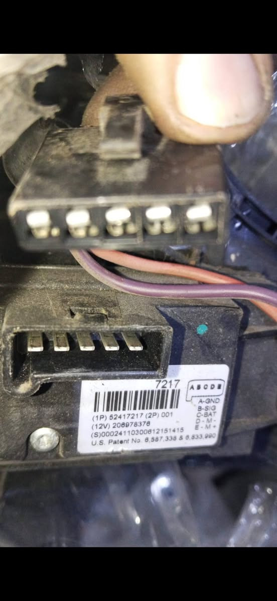 السلام عليكم
فريز امبالا قديم 
مكثف وضفيرته اصلي قديم 
فان امبالا قديم 
توصيل كل المحافظات وشرط الضمان 
***********
***********
