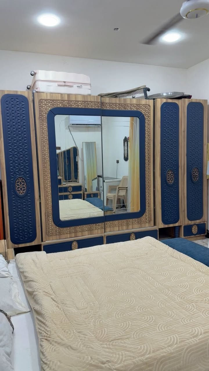غرفه للبيع ب 600 وبيها مجال حك الجيه العنوان الراشديه رقم ***********

