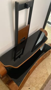 ميز تلفزيون • ثقيل • قوي