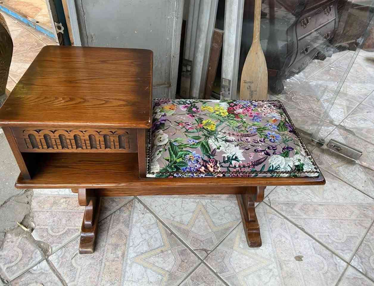 قنفه تليفون خشب سنديان
***********
بغدادوعندي توصيل
