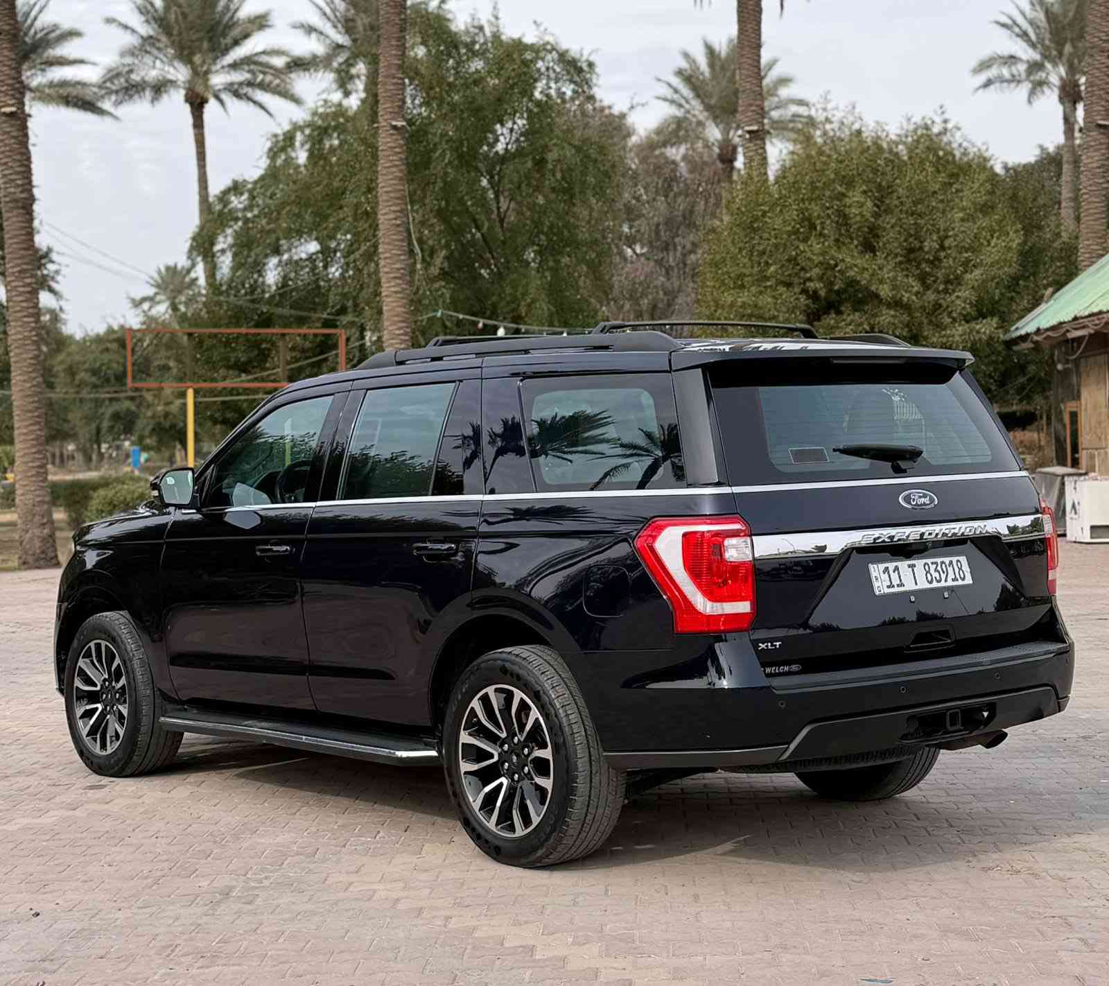 فورد اكسبدشن (XLT )

الموديل : 2021 

ماشية : 45 الف 

المواصفات 

بانوراما 

بصمة 

بصمة ابواب 

تشغيل عن بعد 

تحكم ستيرن جهتين 

كروز سرعة 

شاشة 

كاميرا خلفية + امامية 

صندوك كهرباء 

كشنات جلد 

كشنات كهرباء 

كشنات تدفئه + تبريد 

كشنات الخلفية منفصلة 

ذاكرة خزن ميموري 

ستيرن هيتر + كهرباء 

المكينة 6 سلندر 

 3500 تون توربو 

لايت زنون 

بلوجكتور زنون 

رادارات 

قيادة ذاتية 

تحديد مسار 

دوسات 

سستم صوت سماعات 

الكير ماوس 

فور ويل 4x4

سايد بريك دكمة 

 3 قطع تبريد 

 7 راكب 

حساسات امامية + خلفية 

هوك خلفي 

ويل كب كروم 

مري شفط كهرباء 

اشاير بالمري 

نظام اطفاء 

نظام انحدار 

(رقم  بغداد الجديد بأسمي مشروع وطني )

الحادث : جاملغ + بنيد + بابتين . ( السونار مرفق )

السيارة بدون اي نقص جاهزة من كلشي .

السعر : 244 وبيها مجال

العنوان : بغداد الكاظمية قرب مرور الكاظمية معارض جكوك معرض الرحمن 

للاستفسار 

 ***********

***********
