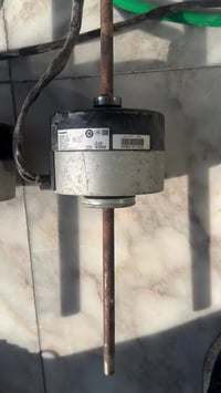 عندي فانات شغالات لبيع عنوان السيديه مجاور مصرف الرافدين 07746170022