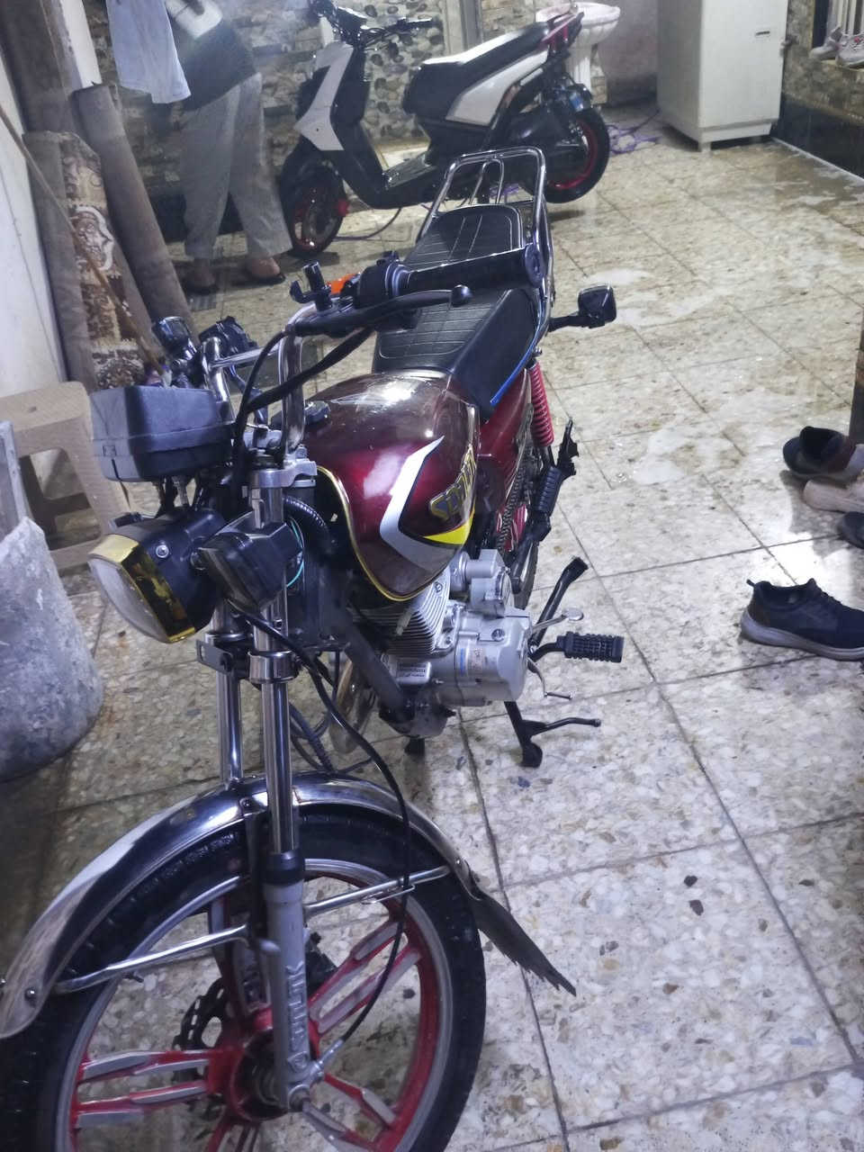 السلام عليكم ايراني سونيك 5 قير الدراجه نظافه فول خير من الله مو عاوزه اي شيء لا تنقصا صور الدراجه نظافتها قدامك تصوير مكينه خرسه مكاني حي النصر بغداد 055...***********
