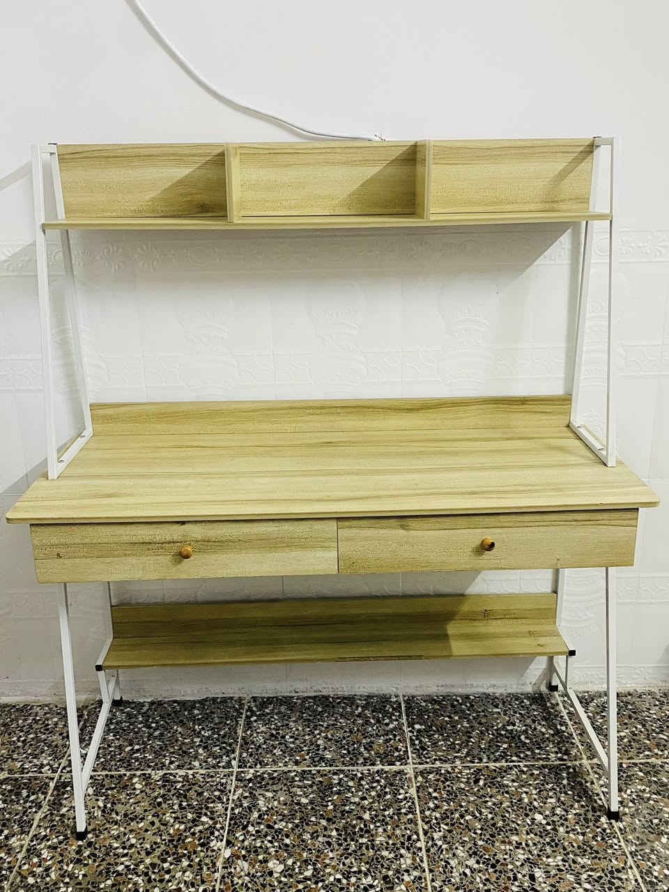 ميز دراسة بسيط بسعر مناسب ب50 مستخدم قليل ***********
مكاني حي التراث مقابيل 3ع 10
