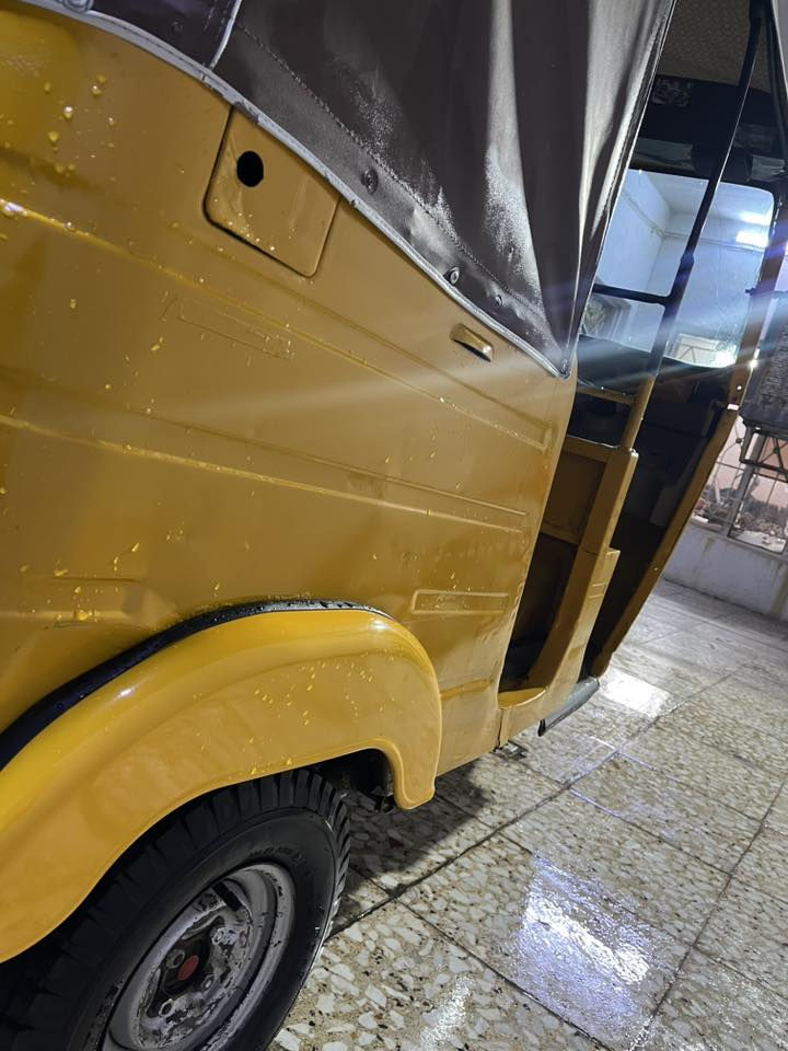 السلام عليكم تكتك2017شهر11مكينه19رقم و سنويه تحويل ثاني يوم التكتك كامله كلشي ما ناقصه صبغ جماليه بدون معجون ولا ضربه التكتك مكينته حلوه خرسه تشغل و تطلع للشارع كبل السعر 4و800وبيه مجال مكاني زعفرانيه رقمي ***********
