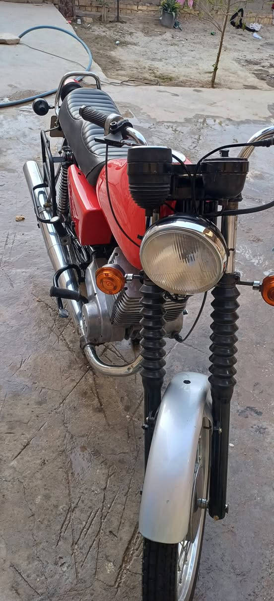 اسلام عليكم مرخصت مدير الكروب MZامزت 82للبيع سايس ٤دراجه معمره تعمير جديد كله شغال اتصل وتدلل ***********المكان كربلاء اطويريج
